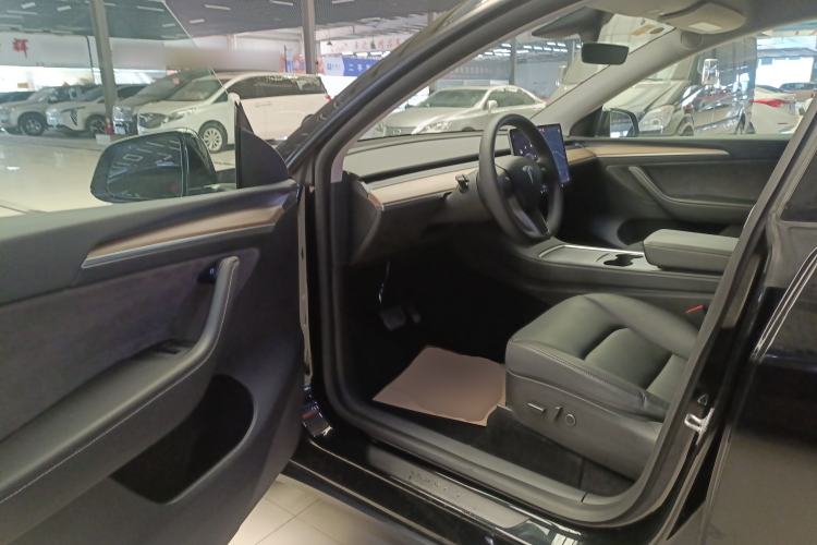 Used Tesla Model Y 2021 Standard Range Rear-Wheel Drive Version
