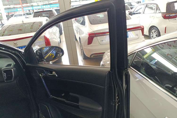 Used Kia KX5 2017 1.6T Automatic Two-Wheel Drive 15th Anniversary Special Edition DLX
