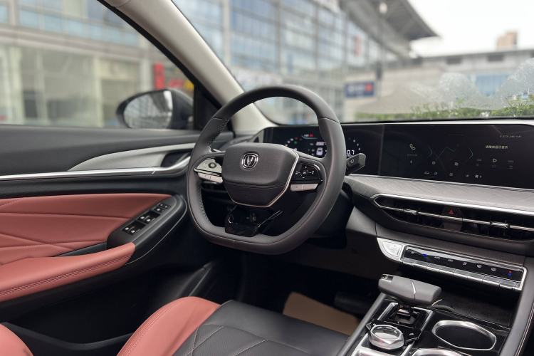 Used Changan Eado 2023 Changan Edition PLUS Blue Whale NE 1.4T GDI DCT Prestige Version
