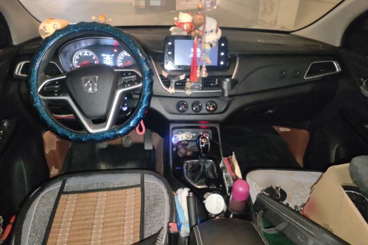 Used Baojun 730 2019 1.5L Manual Fashion Model 7-seater National V
