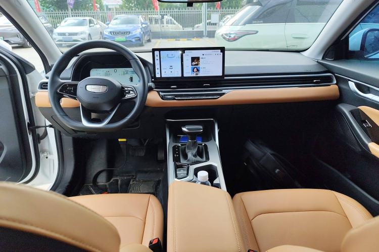 Used Geely Auto Emgrand 2025 4th Generation 1.5L CVT Flagship Version
