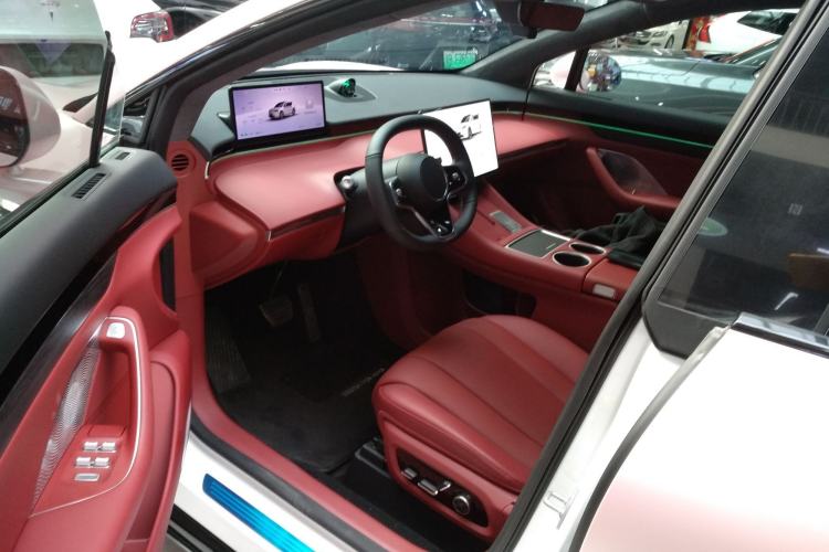 Used Hima Luxeed R7 2024 All-Electric 802 km Max
