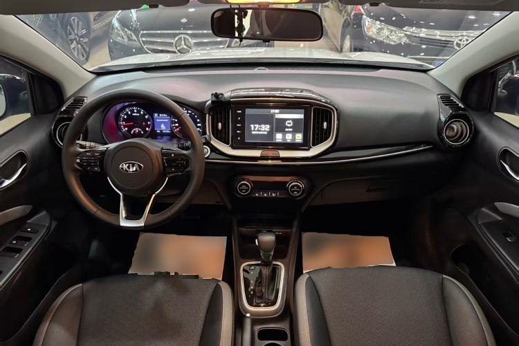 Used Kia Stonic 2019 1.4L Automatic Fun Edition China VI
