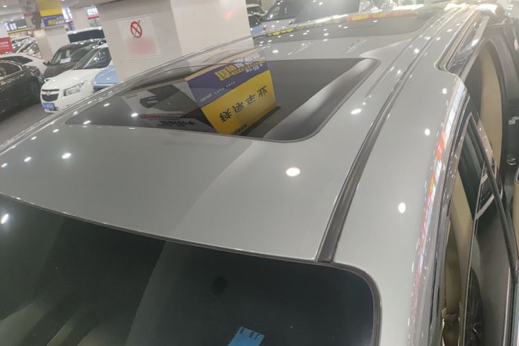 Used Buick GL8 2023 Land Executive Class Deluxe Model
