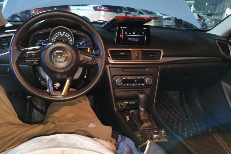 Used Mazda Mazda 3 Axela 2017 Sedan 1.5L Automatic Luxury Model Emission Standard China V
