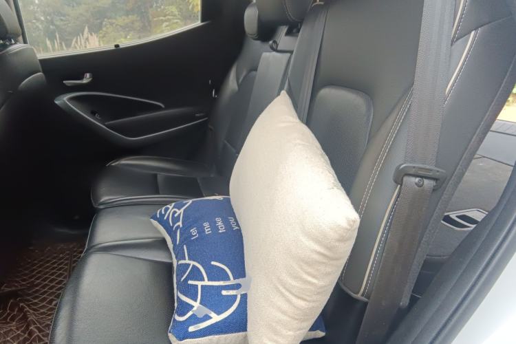 Used Hyundai Santa Fe 2017 2.0T Automatic Two-Wheel Drive Smart Version 7 Seats