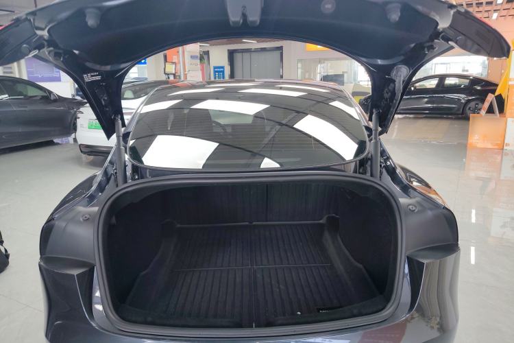 Used Tesla Model 3 2023 Rear-Wheel-Drive Version
