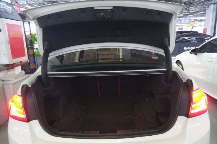 Used BMW 3 Series 2014 320i Sport Design Package
