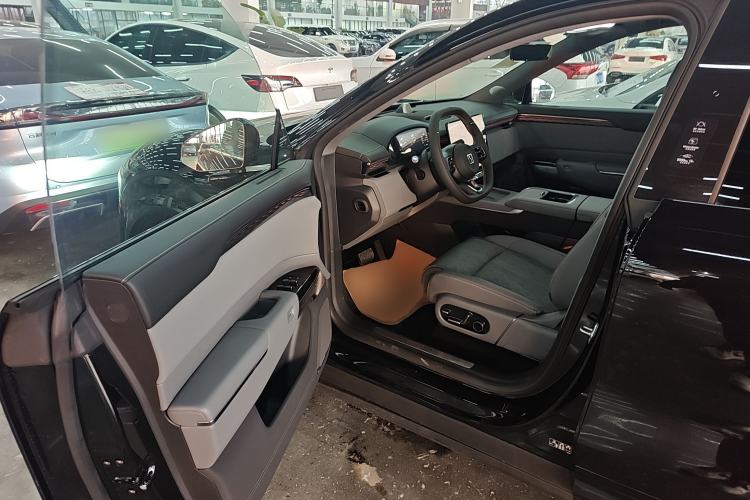 Used Zeekr 7X 2025 100 kWh Long-Range Rear-Wheel Drive with Intelligent Driving Features