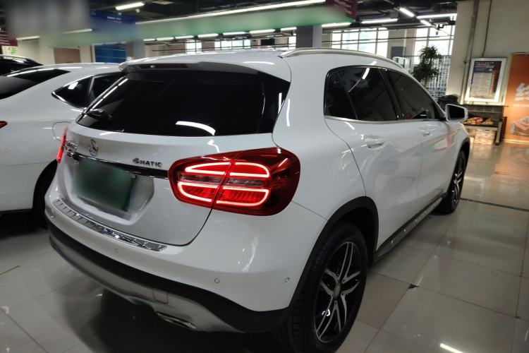 Used Mercedes-Benz GLA 2017 GLA 220 4MATIC Fashion Model
