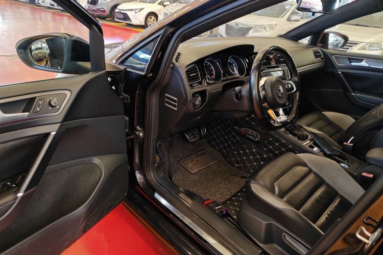 Used Volkswagen Golf 2017 280TSI Automatic R-Line Million-Vehicle Commemorative Edition
