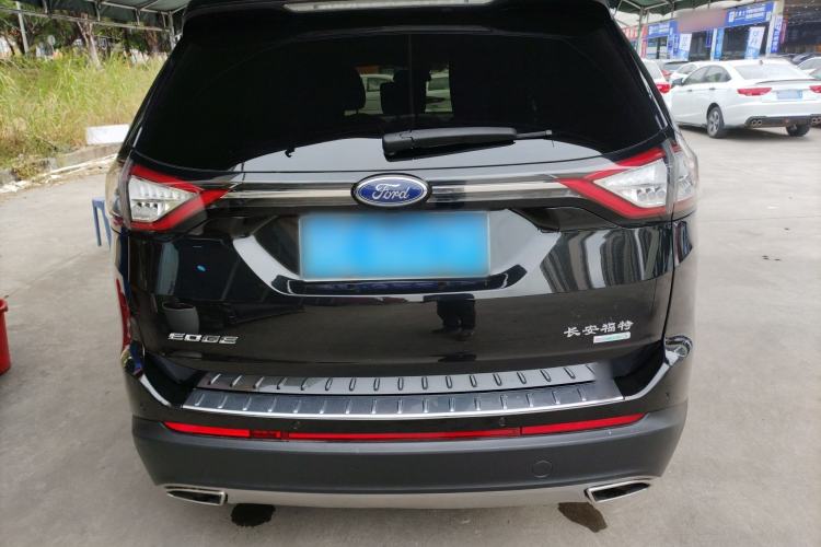 Used Ford Edge 2015 2.0T GTDi Two-Wheel-Drive High-Line Version
