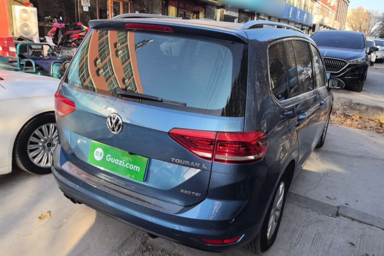 Used Volkswagen Touran 2016 Volkswagen Touran L 280TSI DSG Comfort Edition
