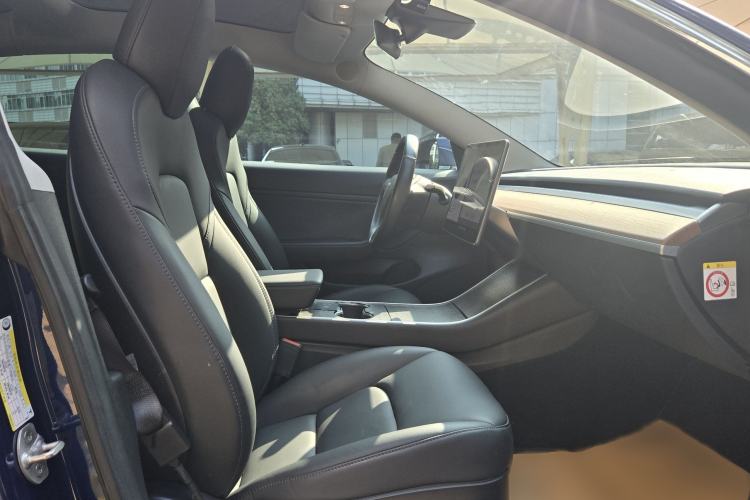 Used Tesla Model 3 2019 Long-Range All-Wheel-Drive Version
