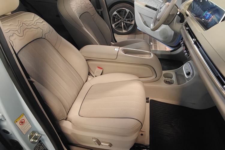 Used ORA Good Cat 2023 401 km Standard Range Prestige Version Lithium Iron Phosphate