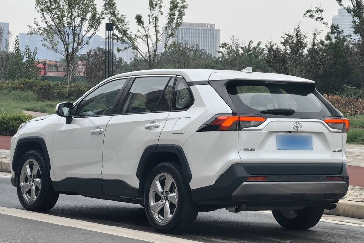 Used Toyota RAV4 2022 2.0L CVT Two-Wheel Drive Fashion Edition
