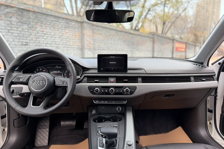 Used Audi A4L 2019 40 TFSI Ambition China VI
