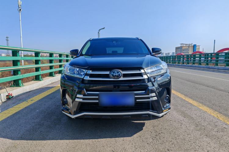 Used Toyota Highlander 2018 2.0T Four-Wheel Drive Luxury Edition 7 Seats China V Emission Standard