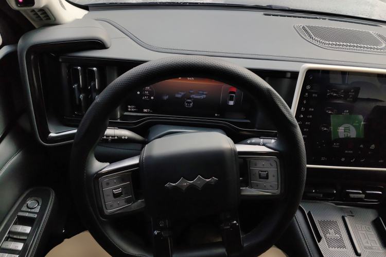 Used  Leopard 5 2023 Explore Edition