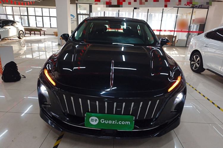 Used Hongqi E-QM5 2022 431 km Charge & Enjoy Edition
