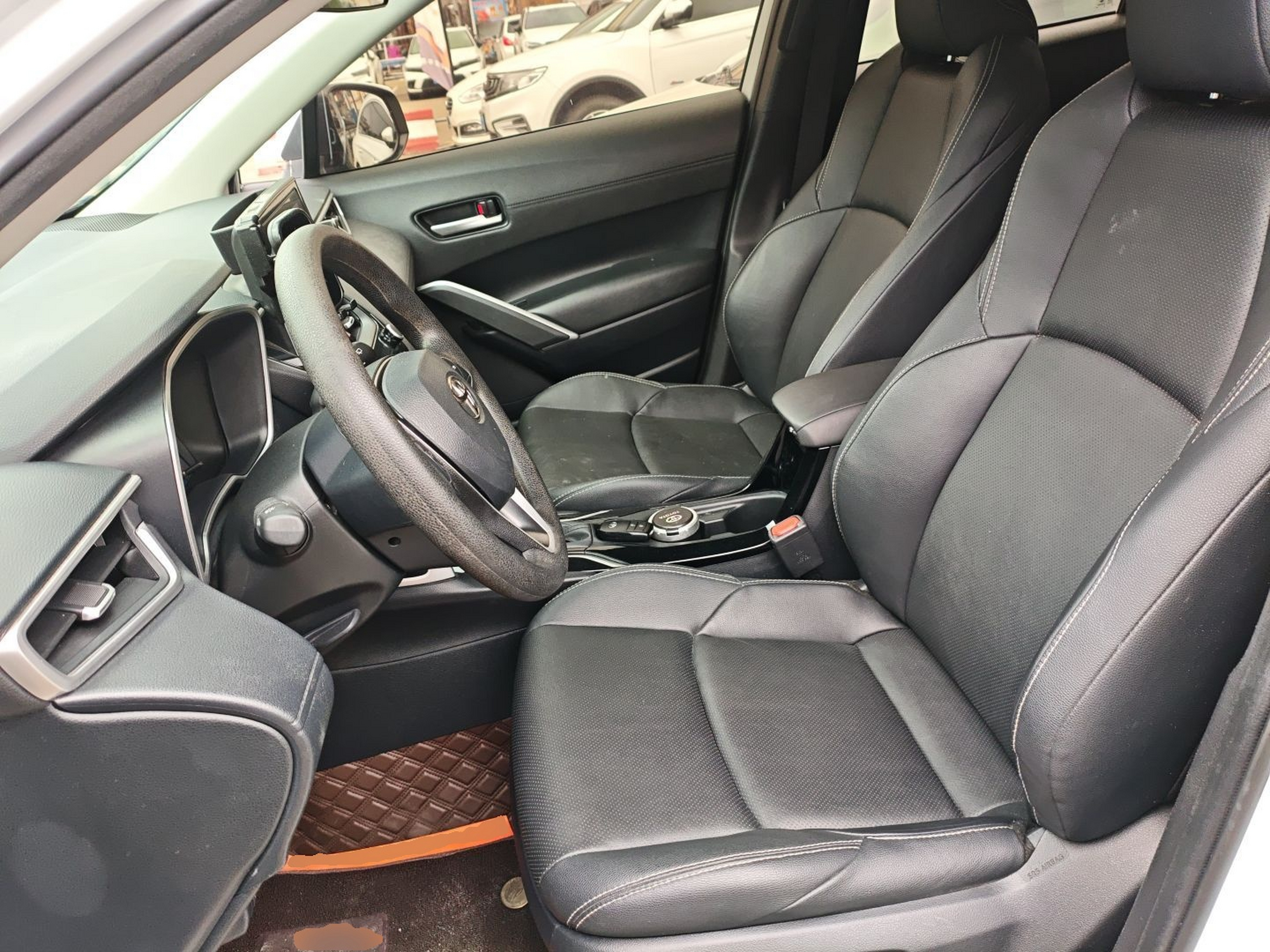 Переднее сиденье в автомобиле