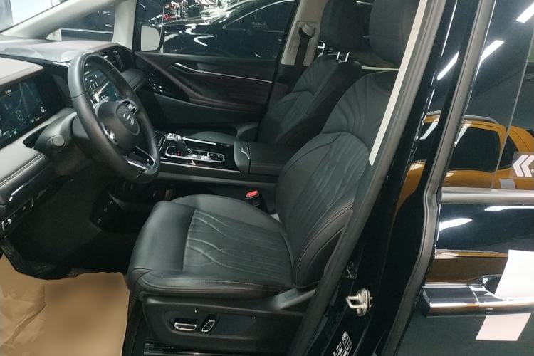 Used GAC Trumpchi M8 2024 Master Series 400T Prestige Edition
