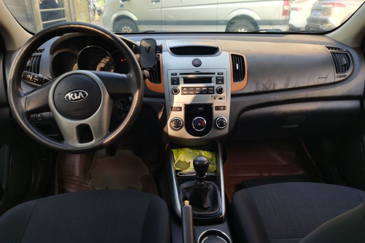 Used Kia Forte 2014 1.6L MT GLS
