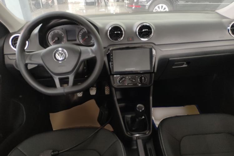 Used Volkswagen Jetta 2017 1.5L Manual Fashion Edition
