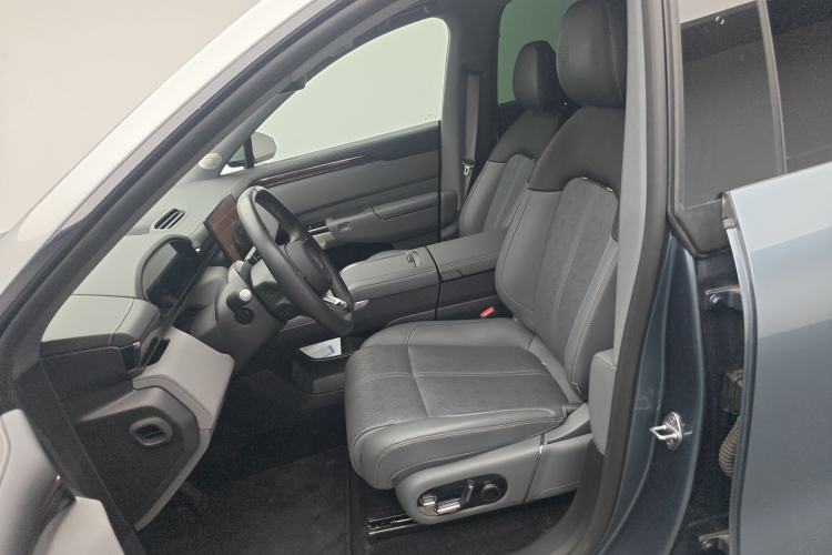 Used Zeekr 7X 2025 100 kWh Long-Range Rear-Wheel Drive with Intelligent Driving Features
