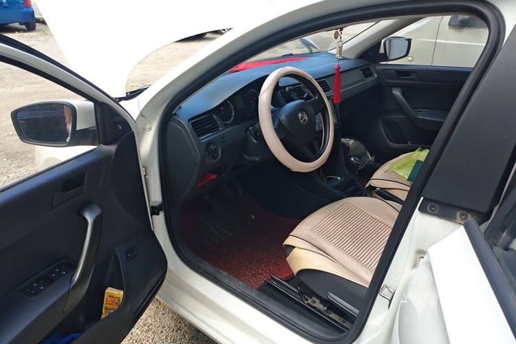 Used Skoda Rapid 2018 1.6L Manual Standard Edition