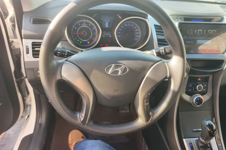 Used Hyundai Elantra 2015 1.6L Automatic Leading Model
