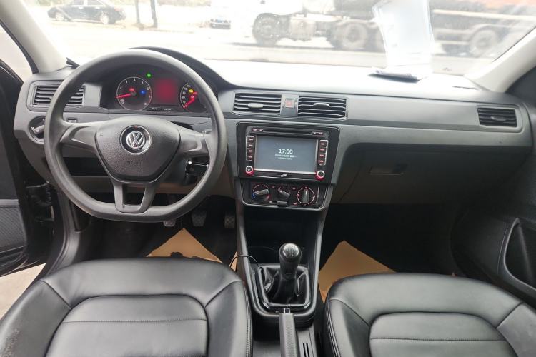 Used Volkswagen Santana 2016 1.4L Manual Fashion Edition
