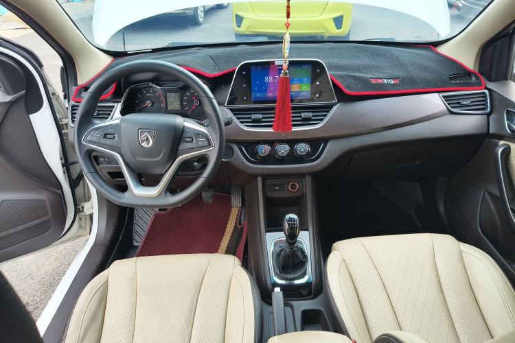 Used Baojun 310W 2017 1.5L Manual Fashion Model China V
