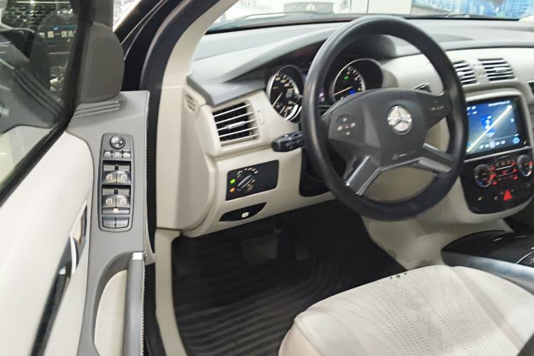 Used Mercedes-Benz R-Class 2017 R 320 4MATIC Business Edition Prestige Model