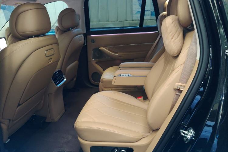 Used Hima AITO M8 2025 Extended-Range Ultra Version 53.4 kWh 6-Seater Edition
