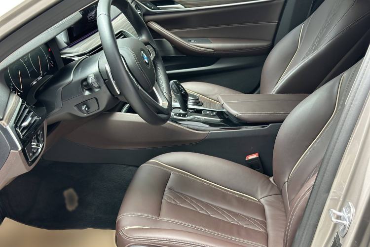 Used BMW 5 Series 2019 Facelifted 530Li Luxury Edition Premium Package
