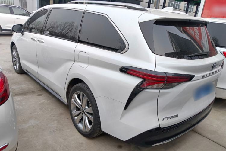 Used Toyota Sienna 2021 2.5L Hybrid Premium Edition
