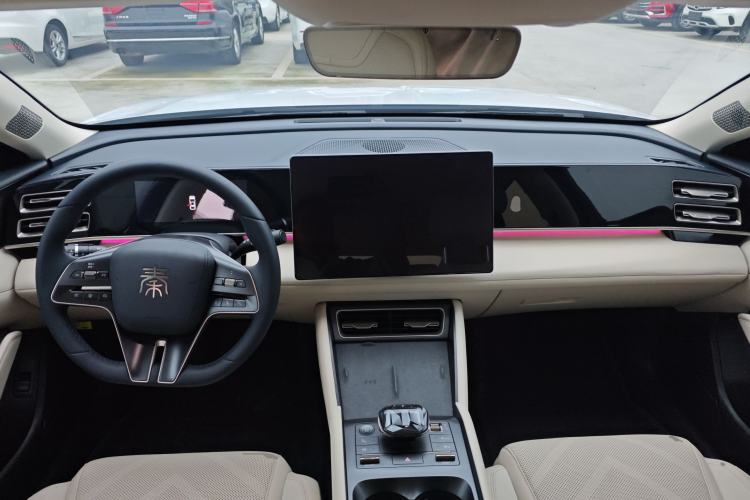 Used BYD Qin L 2024 DM-i 120KM Excellence Model
