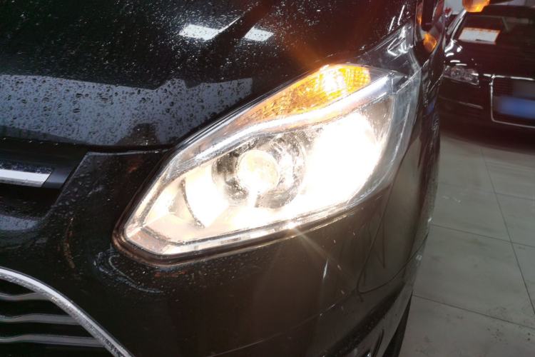 Used Ford Tourneo Custom 2020 2.0T Automatic Elite Edition China VI Standard
