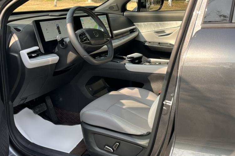 Used Changan UNI-T 2023 2nd Generation 1.5T Luxury Version
