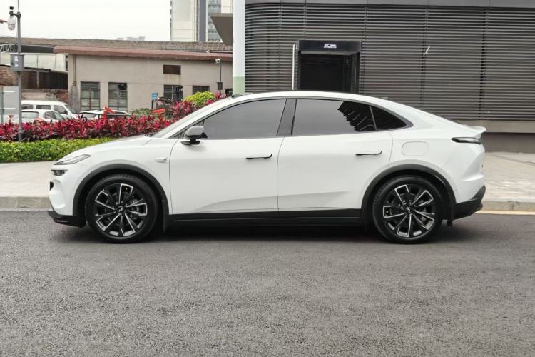 Used ONVO L60 2024 60 kWh Rear-Drive Version