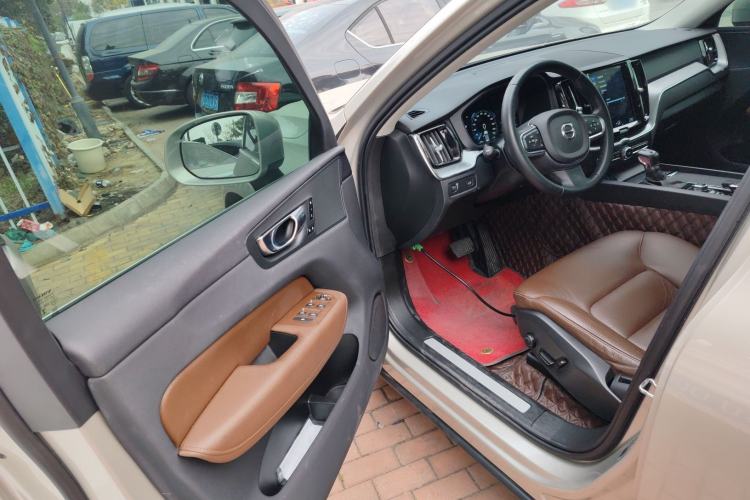 Used Volvo XC60 2020 T5 4x4 Zhiyi Luxury Edition
