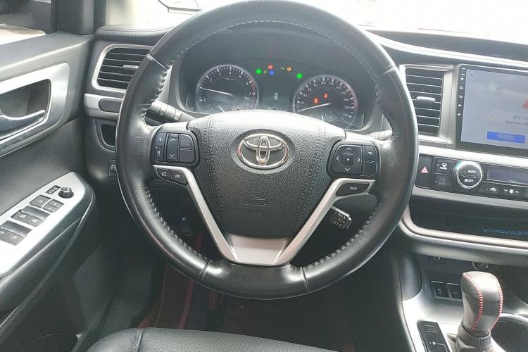 Used Toyota Highlander 2015 2.0T Two-Wheel Drive Luxury Edition 7 Seats
