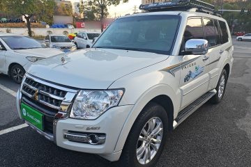 Used Mitsubishi Pajero 2018 V97 3.8L 5-Door GLS Sunroof Dual Differential – Middle East