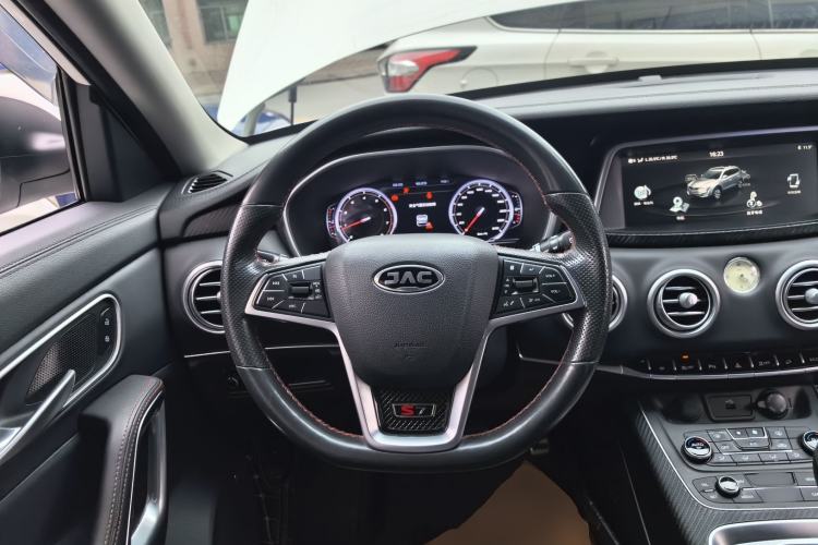 Used  Refine S7 2017 1.5T Automatic Luxury Model