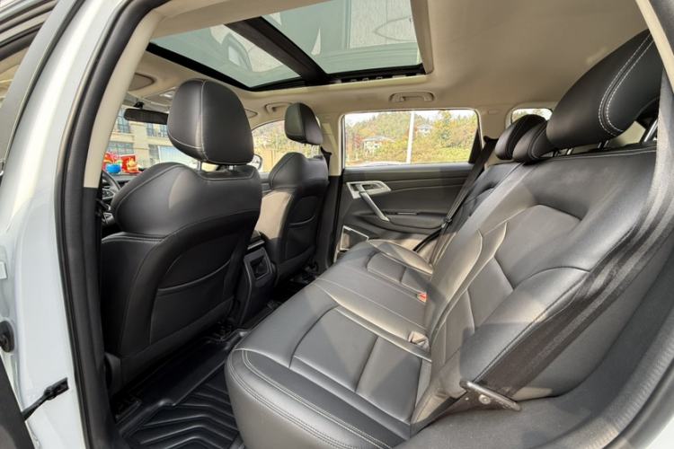 Used Geely Auto Emgrand X7 Sport 2021 Million Edition 1.8TD DCT Two-Wheel Drive Comfort Model
