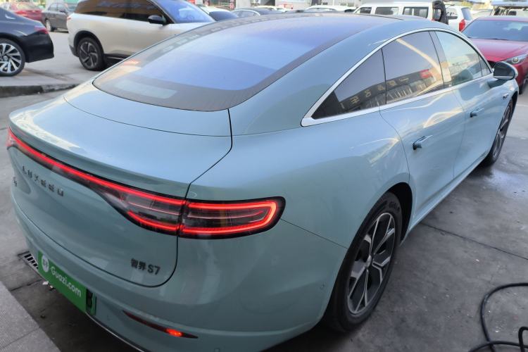 Used Hima Luxeed S7 2025 705 km Pro
