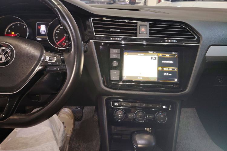 Used Volkswagen Tiguan L 2019 330TSI Automatic Two-Wheel Drive Smart Luxury Version China VI Standard
