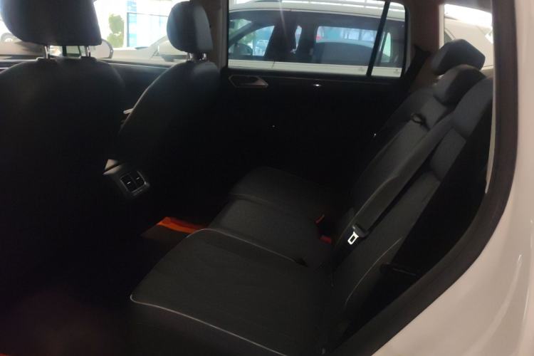 Used Volkswagen Tiguan L 2024 300TSI Automatic Two-Wheel Drive Smart Edition
