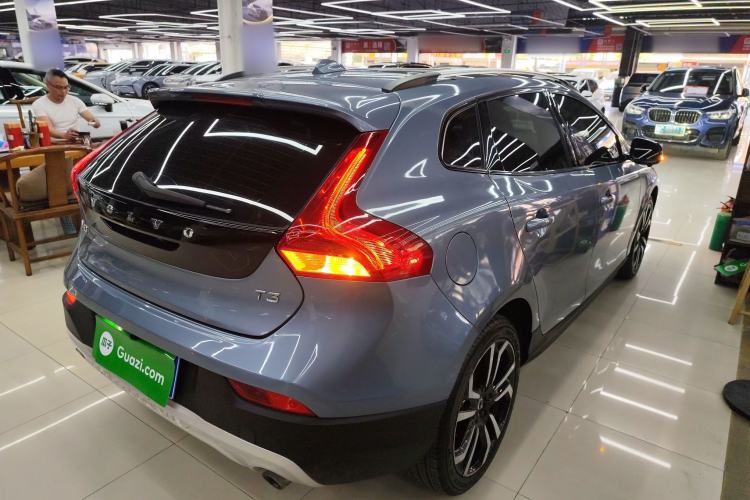 Used Volvo V40 2017 Cross Country T3 Zhiya Edition